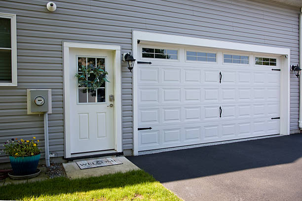 24/7 Emergency Garage Door Panel Replacement experts in Madeira, OH